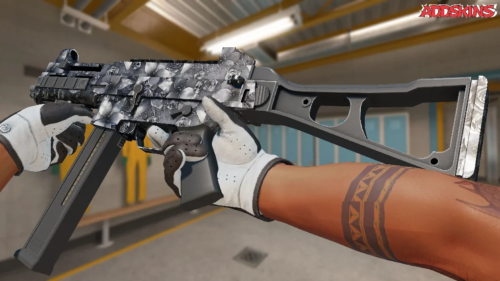 UMP-45 | Metal Flowers inspecting