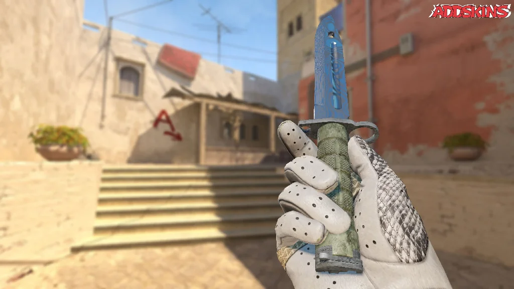 ★ Bayonet | Damascus Steel inspecting