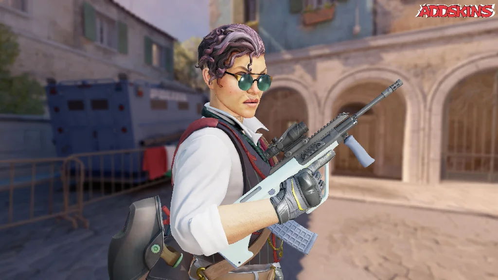 AUG | Storm pose-3