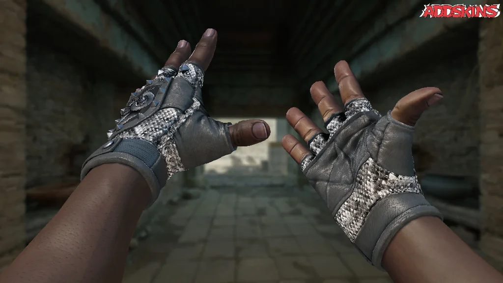 ★ Broken Fang Gloves | Unhinged inspecting