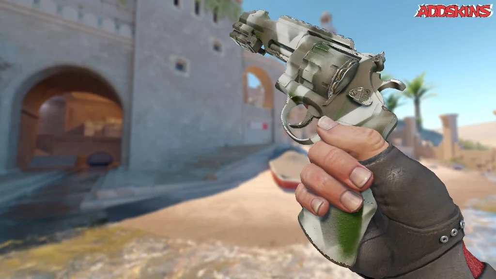R8 Revolver | Bone Mask inspecting
