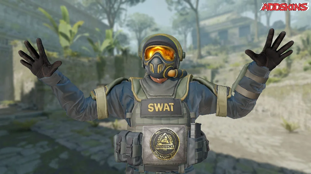 Patch | GODSENT (Gold) | Stockholm 2021 pose-1