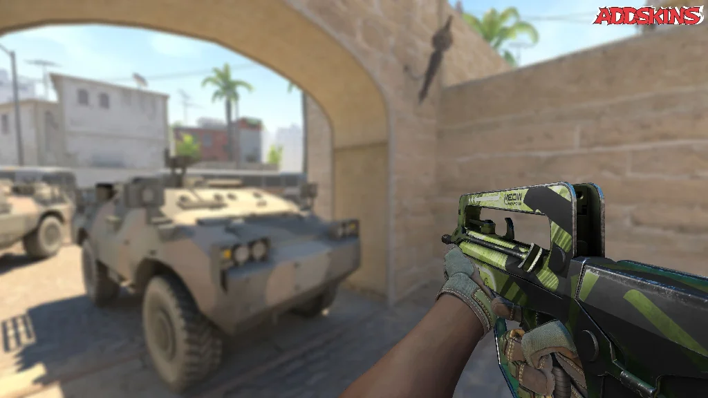 FAMAS | Meow 36 holding