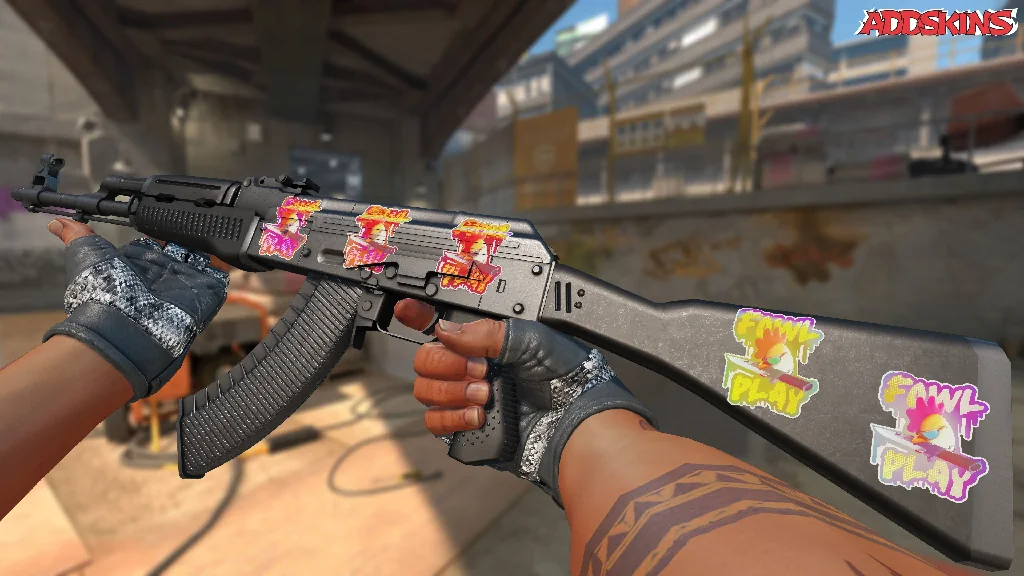 Sticker | Fowl Play (Holo) inspecting