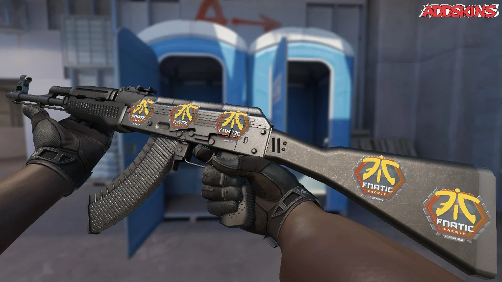 Sticker | Fnatic | London 2018 inspecting