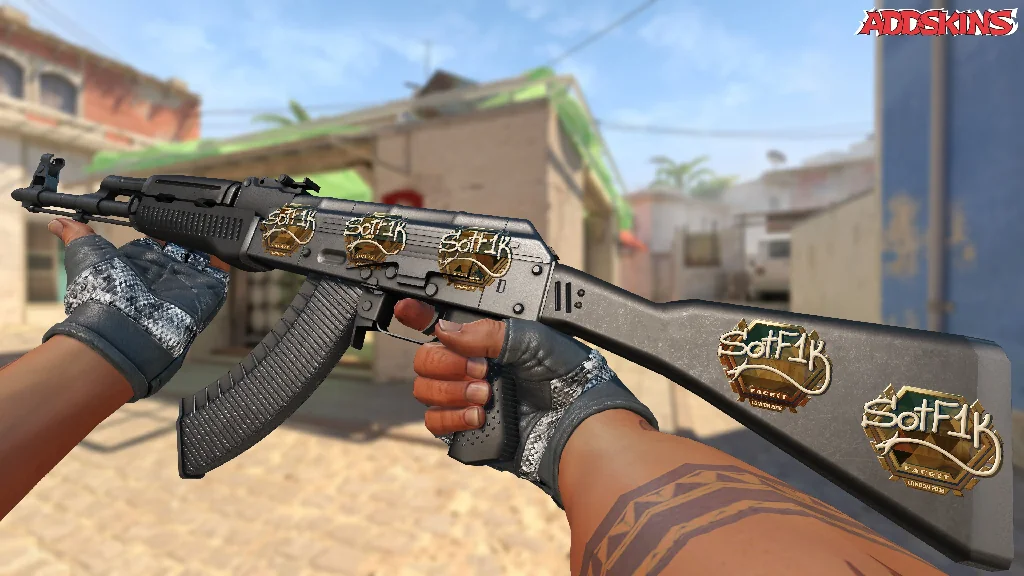 Sticker | S0tF1k (Gold) | London 2018 inspecting