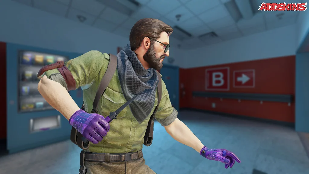 ★ Stiletto Knife | Ultraviolet pose-3