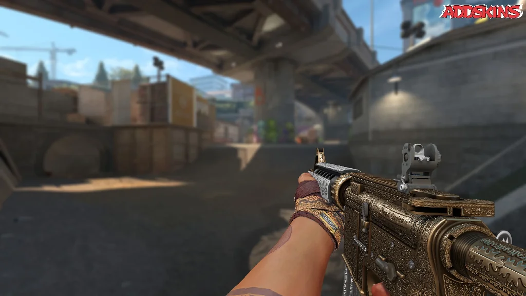 M4A4 | Royal Paladin holding