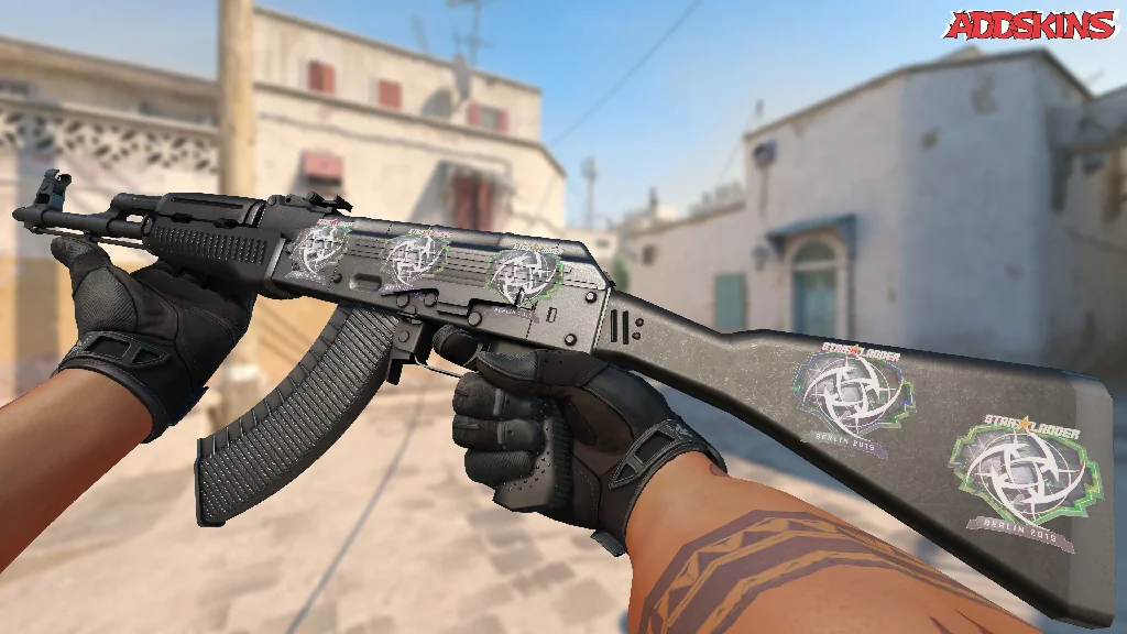 Sticker | Ninjas in Pyjamas (Holo) | Berlin 2019 inspecting