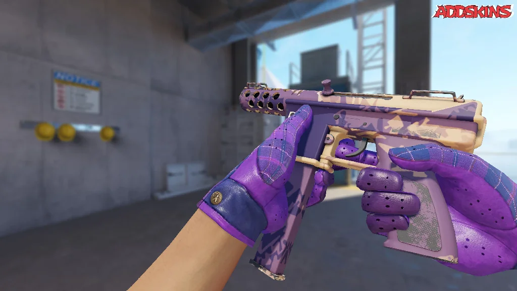 Tec-9 | Sandstorm inspecting
