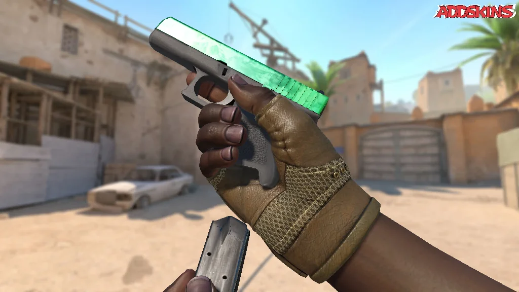 Glock-18 | Gamma Doppler Emerald reloading