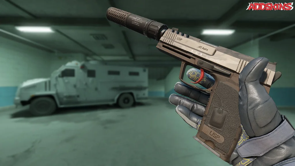 USP-S | Desert Tactical inspecting