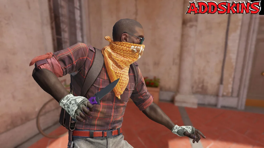 ★ Nomad Knife | Ultraviolet pose-3