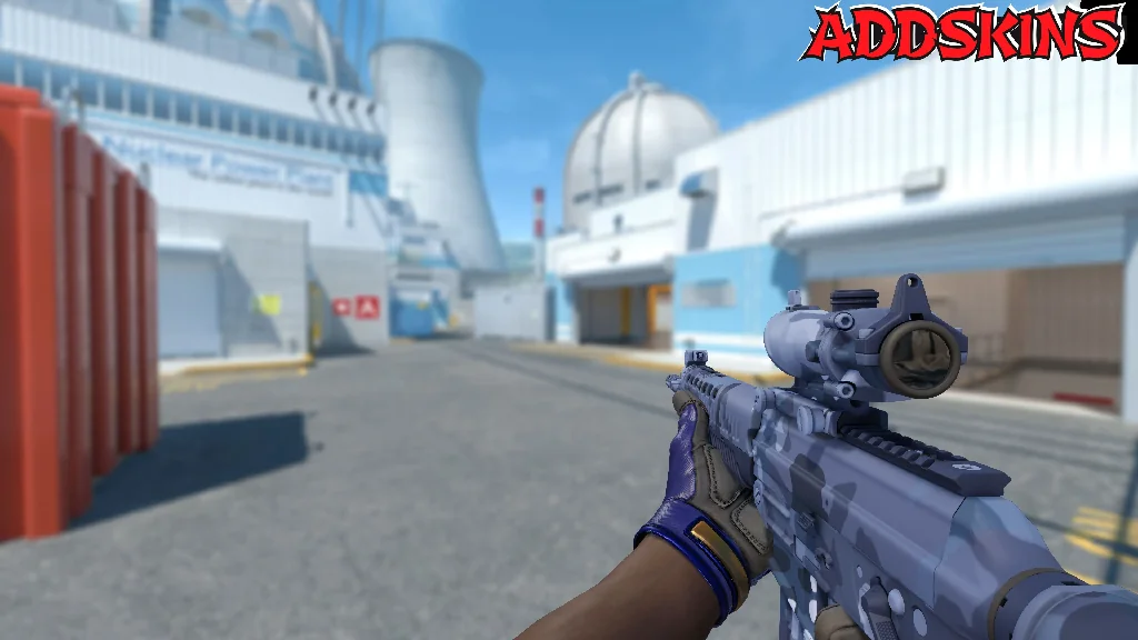 SG 553 | Night Camo holding
