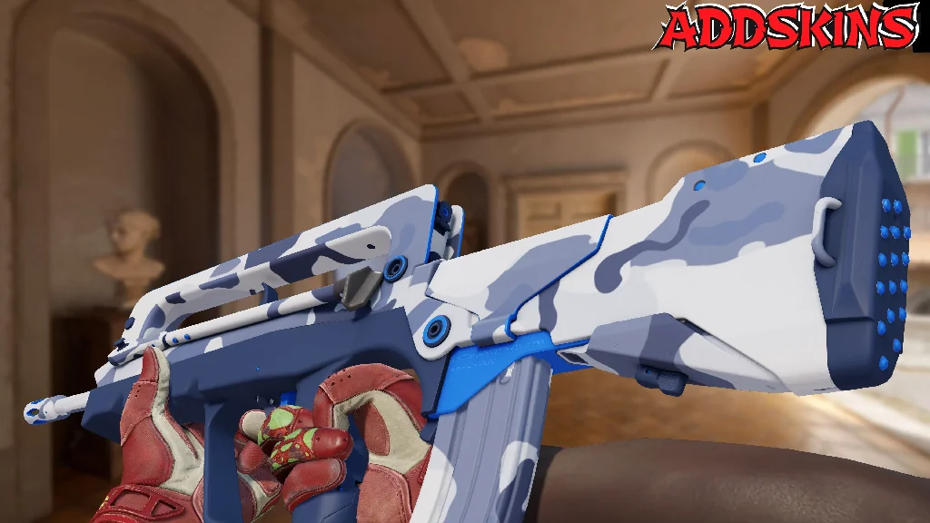 FAMAS | Yeti Camo inspecting