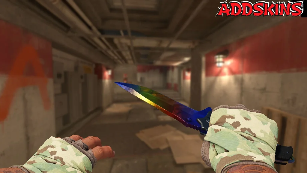 ★ Nomad Knife | Marble Fade holding