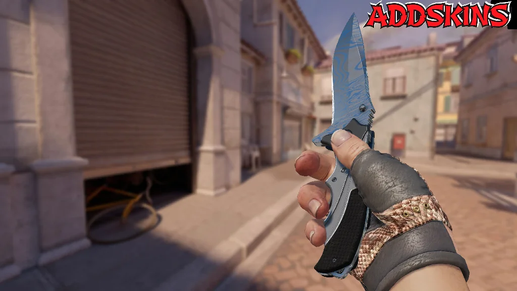 ★ Nomad Knife | Damascus Steel inspecting