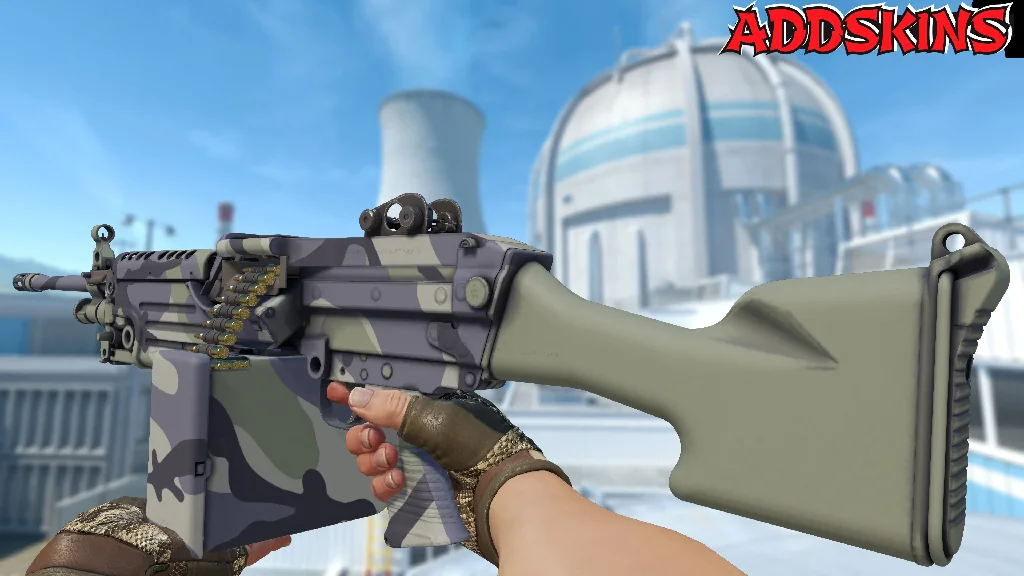 M249 | Sage Camo inspecting