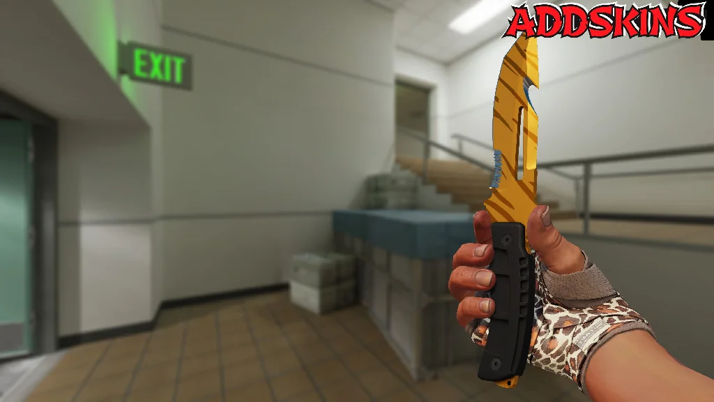 ★ Survival Knife | Tiger Tooth inspecting