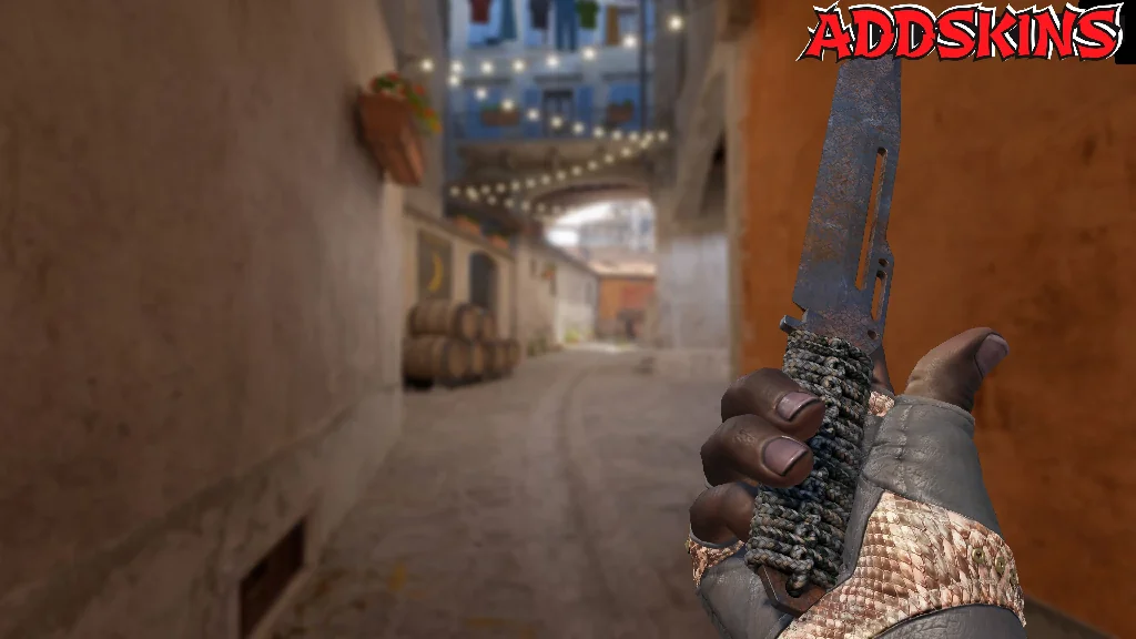 ★ Paracord Knife | Rust Coat inspecting